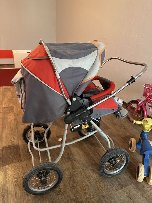 Продам прогулочную коляску