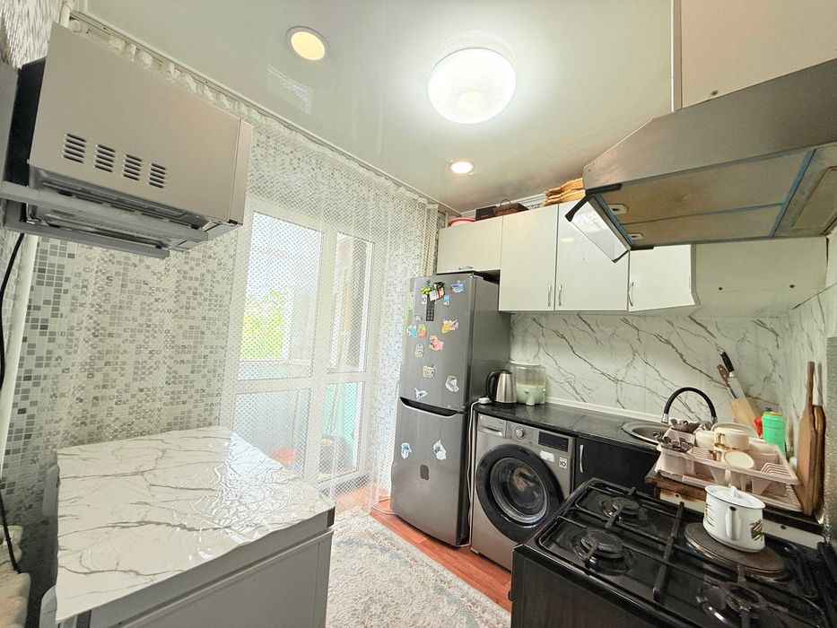 3-комнатная на 6 мкрн ][