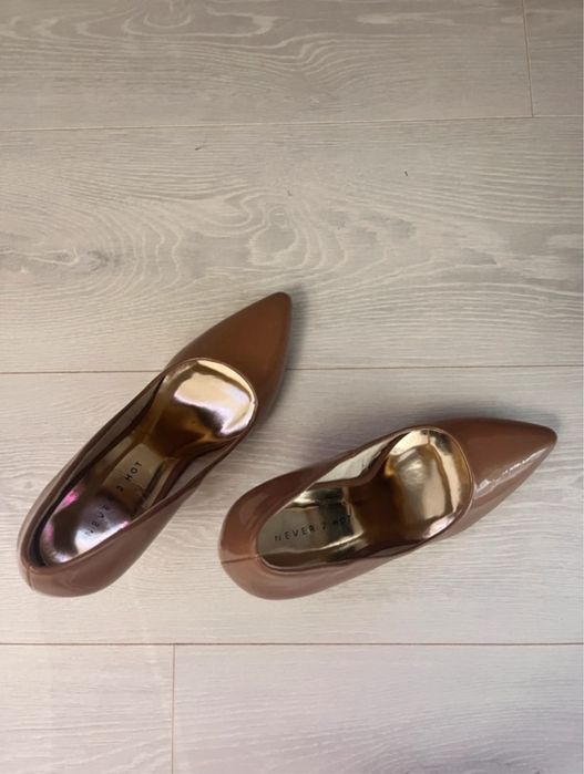 Pantofi lacuiti bej - Never 2 Hot