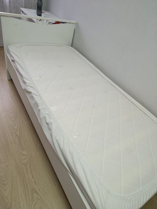 Продам матрас в отличном состоянии.