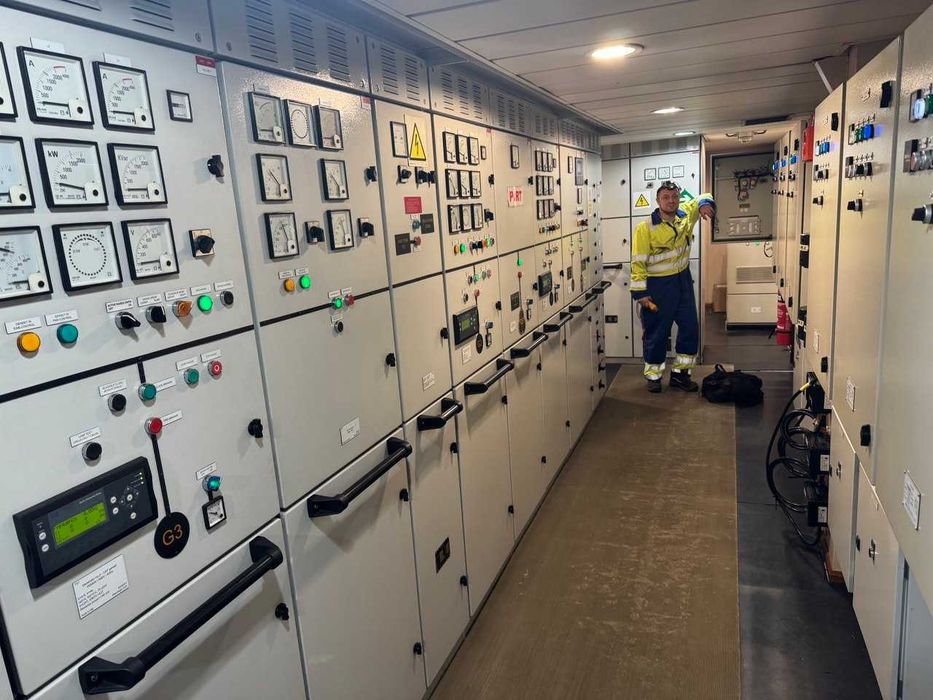 Electrician, electromecanic, instalator, montator, meșter pentru reparații și întreținere în locuință