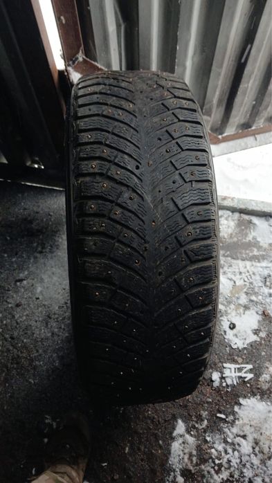 Продам Зимние шины R17