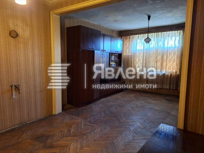 Продава се Тристаен апартамент в Ямбол, Център - 91 кв.м за 1044 €/кв.м - Снимка #8