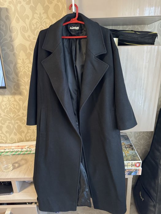 Женское черное пальто
