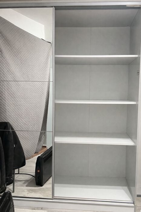 Здравейте, продавам спален комплект.