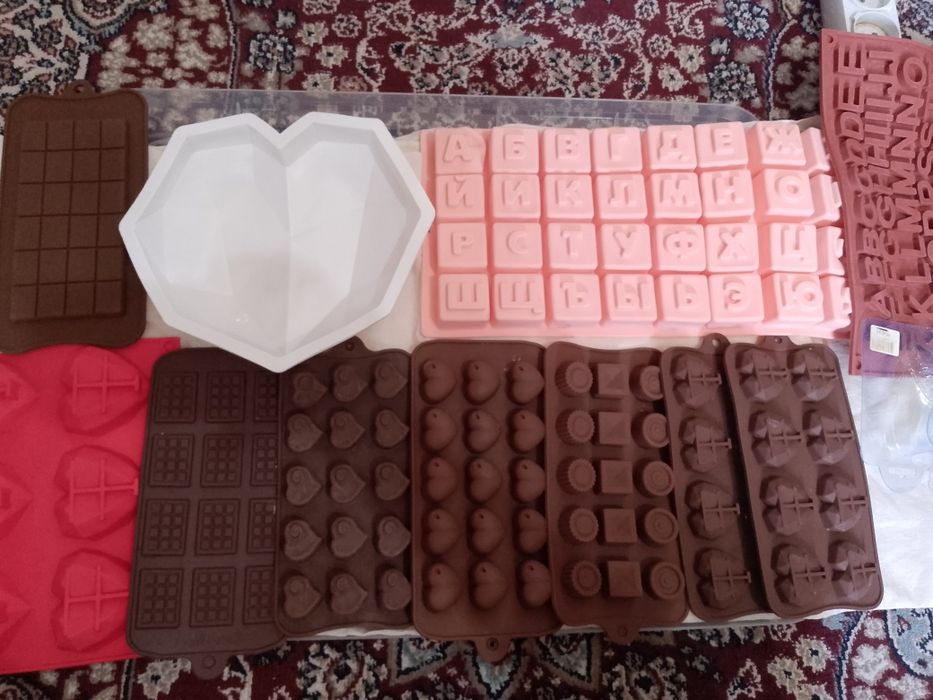 Shkalat qoliplari sotiladi