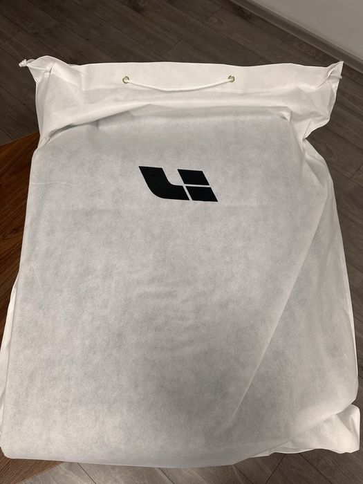 Полики в оригинале на Lixiang l9