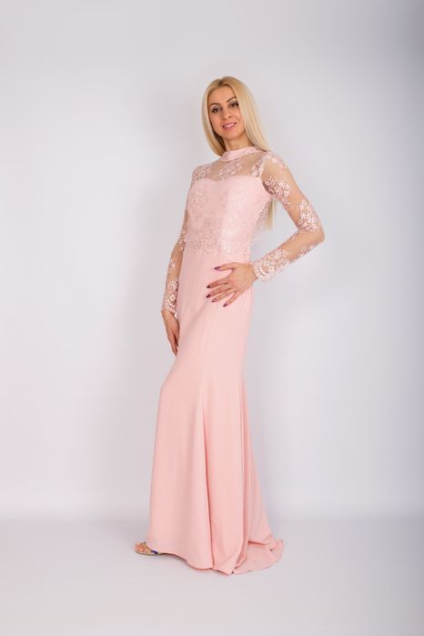 Розови официални рокли