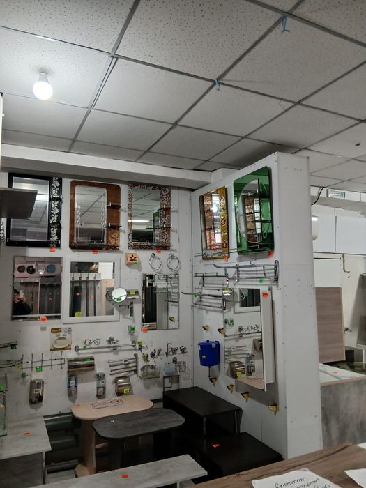 Зеркала в ванну, прихожую.