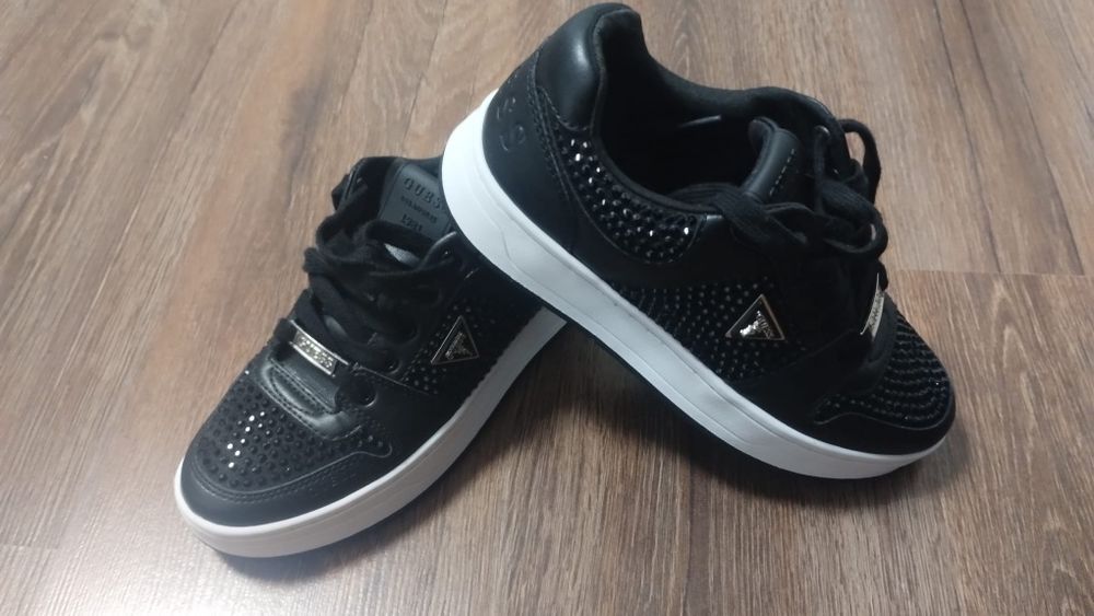 Adidași Guess  damă