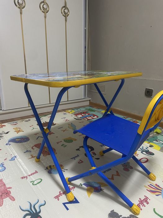 детский скоадной стол и стул