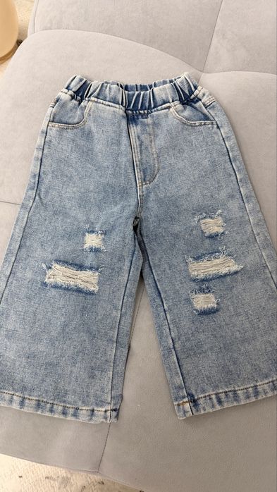 Продам джинсы для девочки