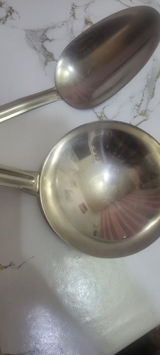 Продам два больших половника