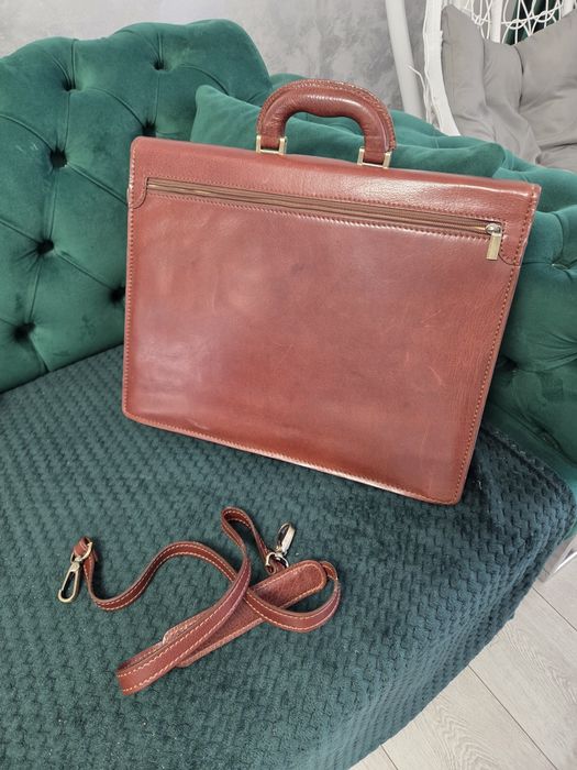 Servită din piele nouă