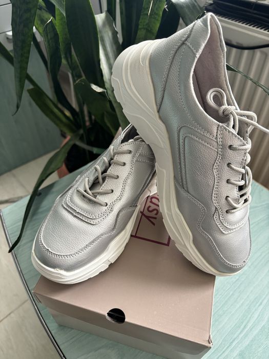 Sneakers din piele naturala