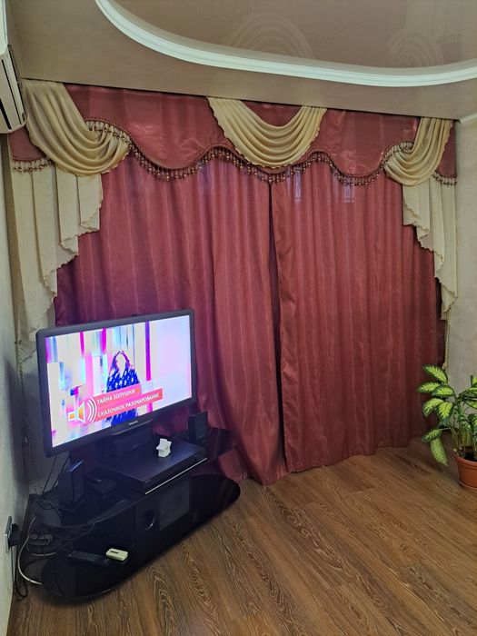 Продам шторы материал зеркальный