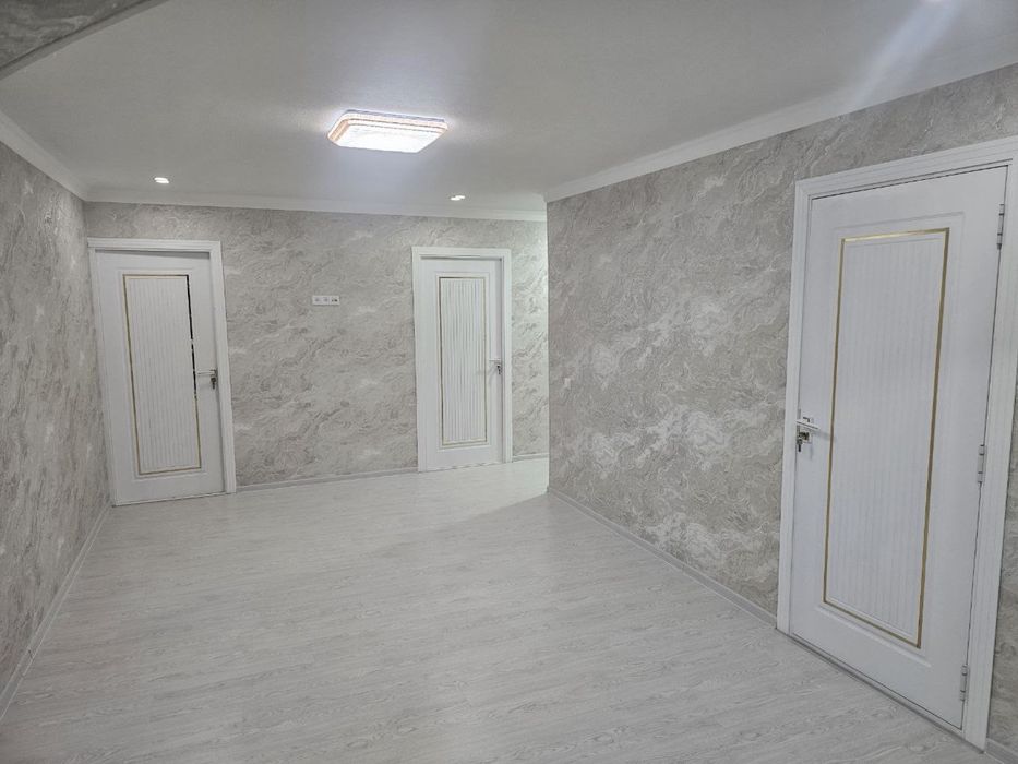 Янгийул шахарида 3 хонали кв сотилади