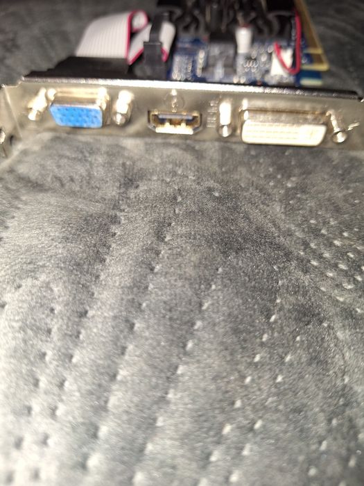 Placi video Nvidia  De 1 gb si 2 gb ddr5 de la 50 lei