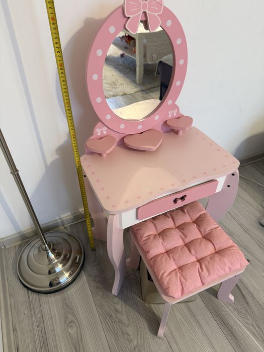 Masuta machiaj roz fetite