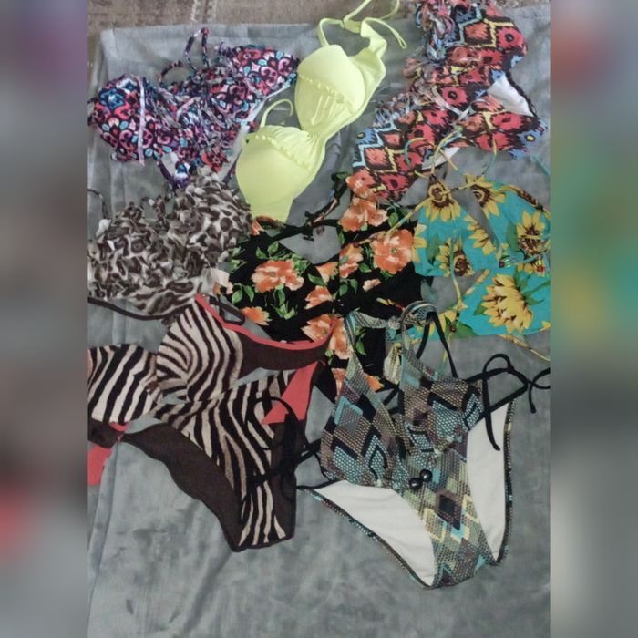 Продам купальники 38-40-42 размер