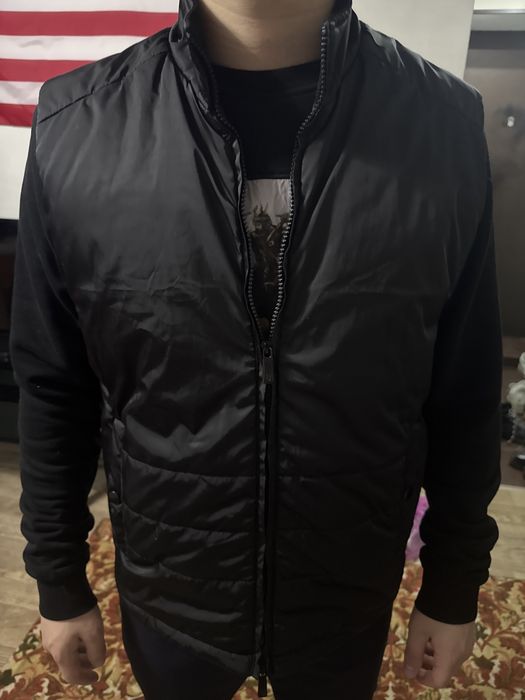 Безрукавка в хорошом сост