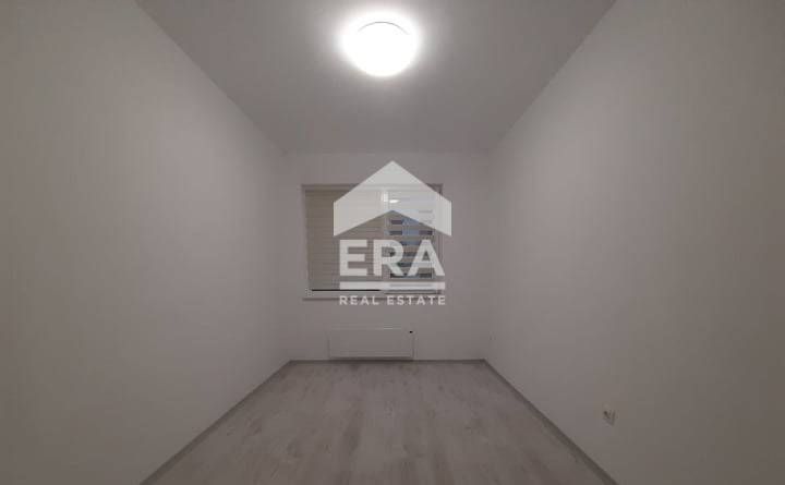 Дава се под наем Четиристаен апартамент в Варна, Лятно кино Тракия - 150 кв.м за 637.5 € - Снимка #8