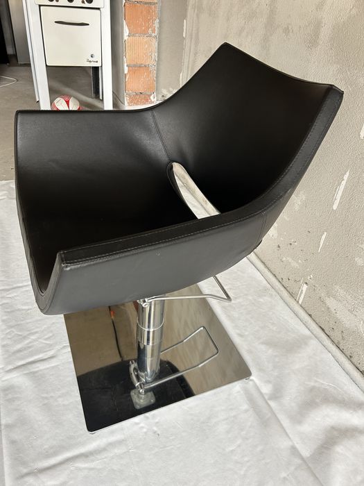 Scaun de coafor wella