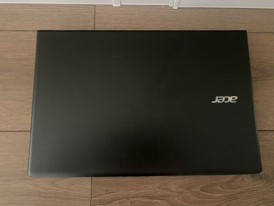 Acer ноутбук в отличном состояний.