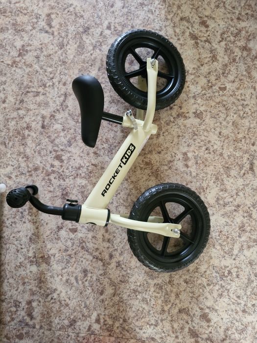 Продам новую беговел