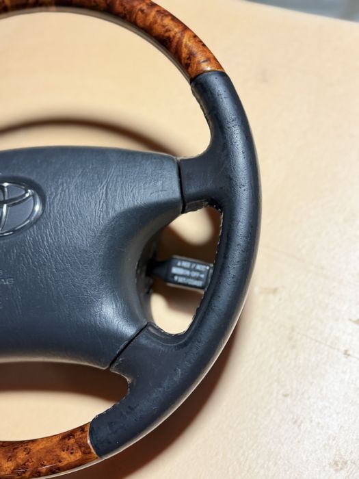 Тайота Камри 30.35 рул дерево