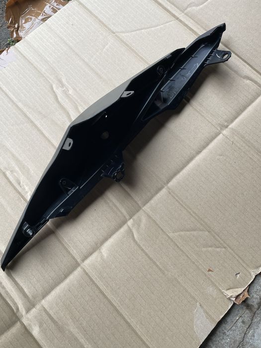 Опашка и страница, лява страна  HONDA CBR 650 r