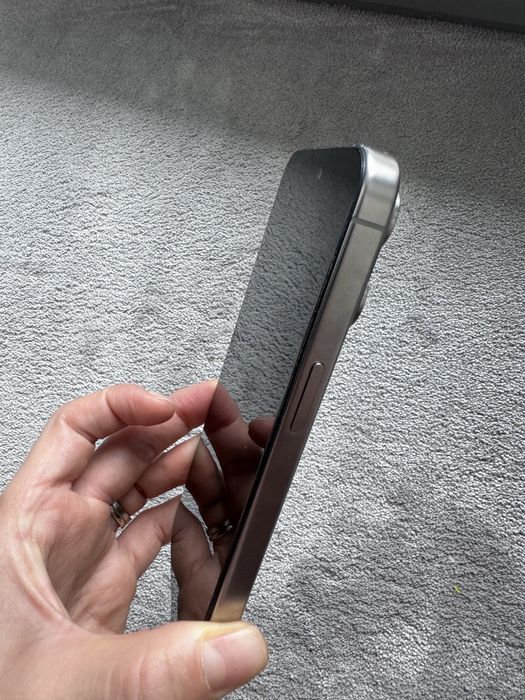 Iphone 15 pro Max за части, дисплея НЕ работи