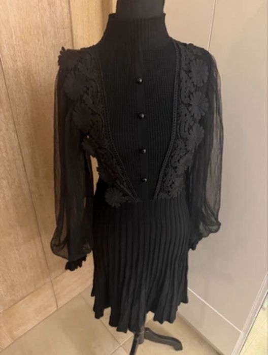 Елегантна черна рокля BSB