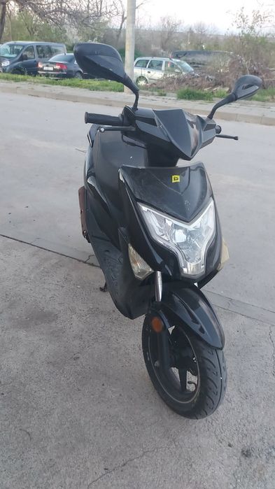Продава се Скутер 50 кубика