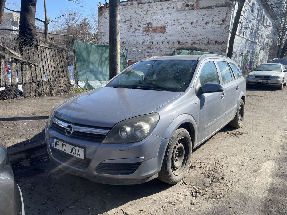 Dezmembrez Opel Astra h facelift 1.4 1.6 1.7 1.9