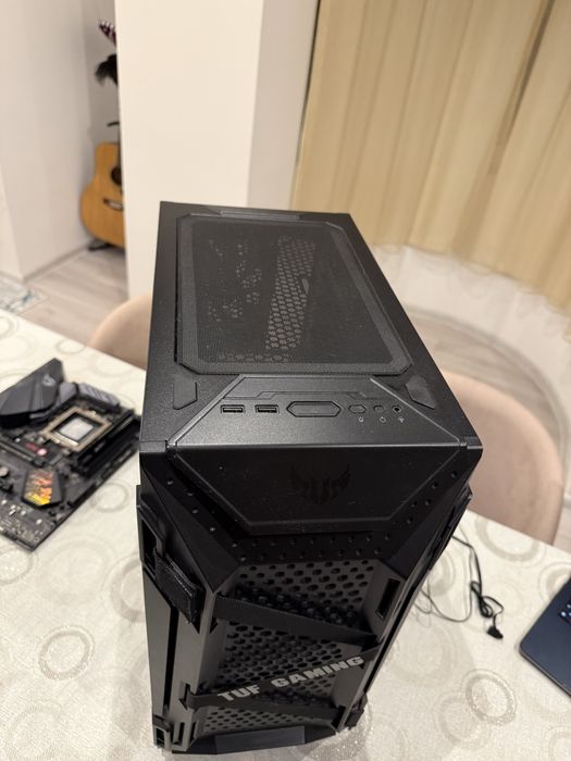 Asus Tuf Gaming GT301 - кутия