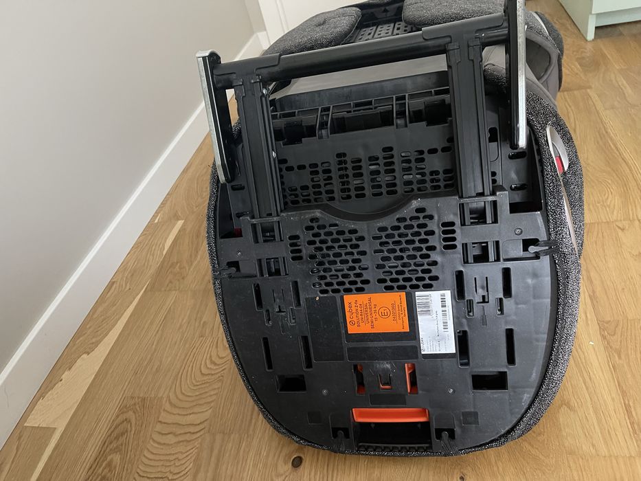 Столче за кола cybex z fix 15-36 кг