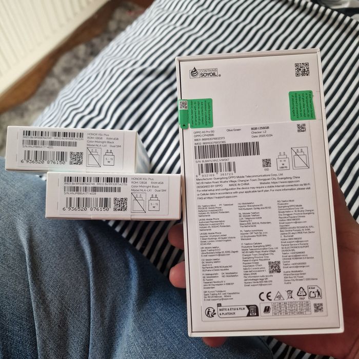 Vând 3 telefoane mobile sigilate separat sau toate 3.   Un telefon mobil  OPPO A5 PRO 5G și două telefoane mobile  HONOR X5C  Plus.