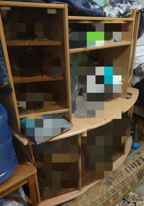 Мебель ( стол шкаф горка)