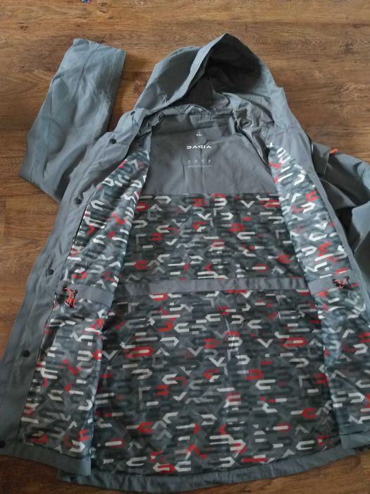 DACIA RAINCOAT - автомобилна рекламна мембрана НОВА БЕЗ ЕТИКЕТИ ХЛ