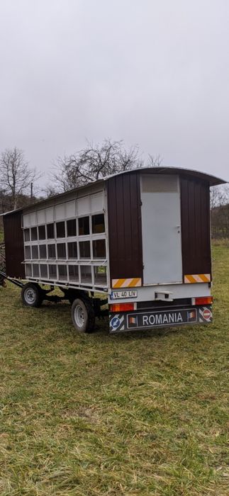 Remorca apicola cutii stupi