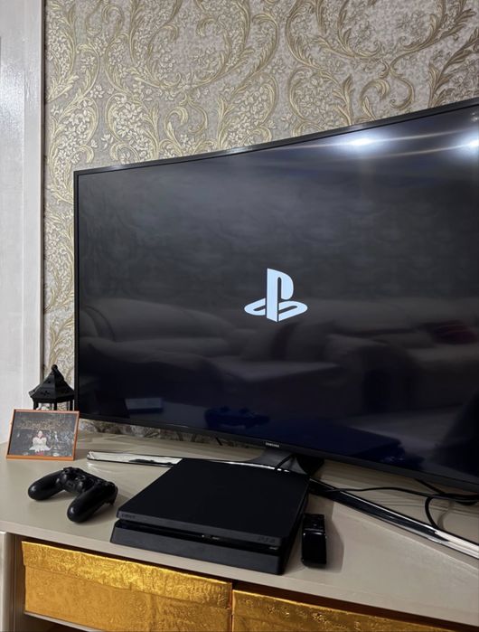 PlayStation 4 (с дисками)
