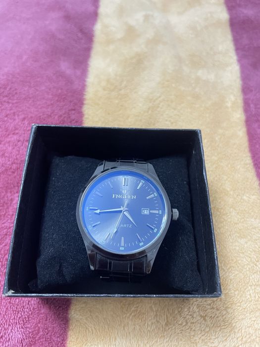 Срочно продаются часы FNGEEN