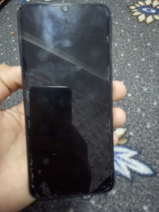 Redmi 10a holati yaxshi bir qul aybi yuq top tizza 3oy buldi olganimga