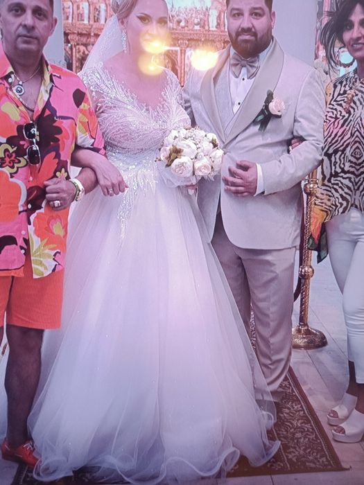 Rochie de mireasa,pe corset+crinolina,voal