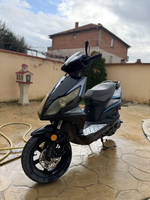 продавам скутер 50 куб.
