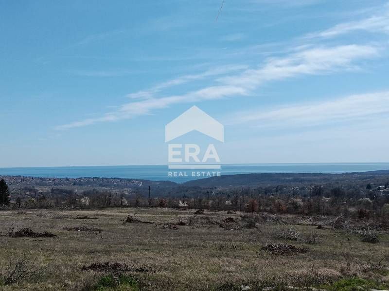 Двуетажна новострояща се къща за продажба, с 4 спални и голяма дневна,