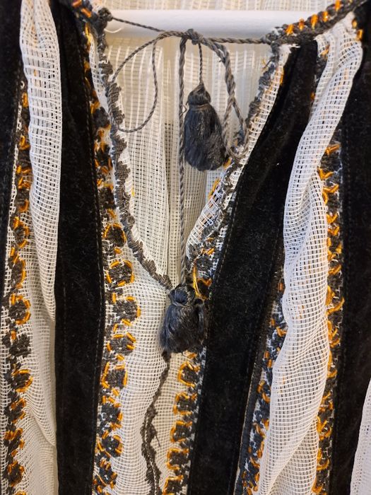 Ie traditionala autentica