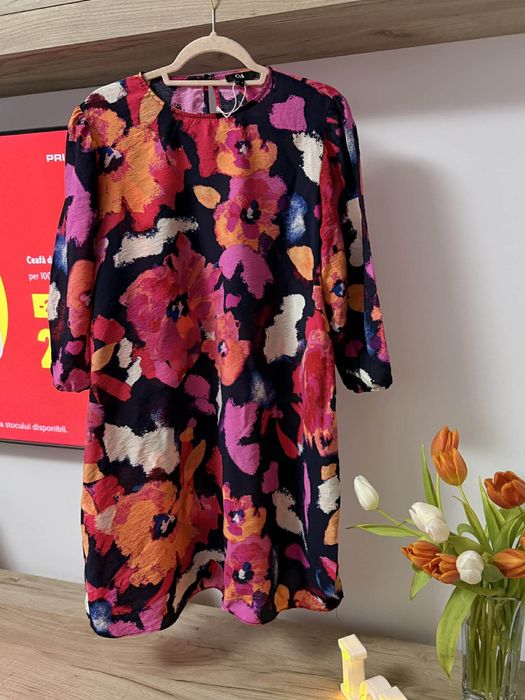 Vand rochie colorata