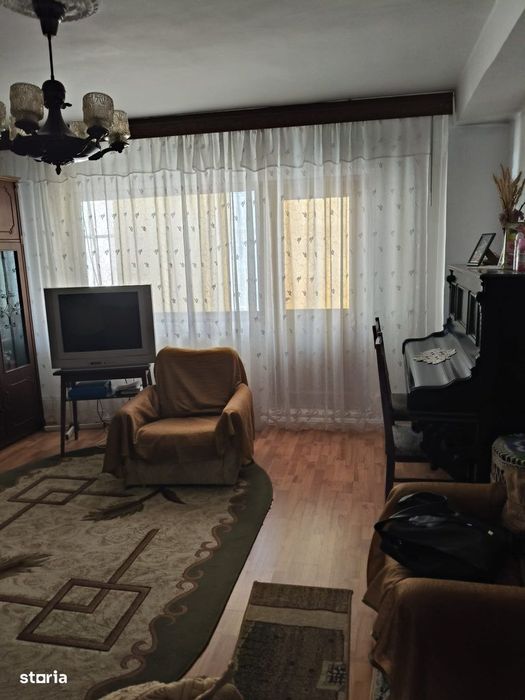 Vând apartament 2 camere zona Lenin județul Buzău